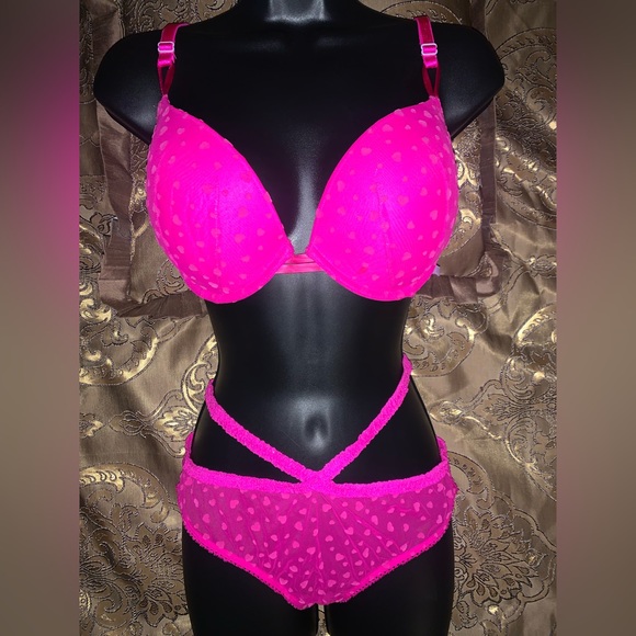 Victoria's Secret Other - Hearts Victoria's Secret Bra/panty set